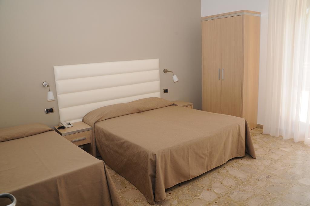 Hotel Florence 圣贝内代托-德尔特龙托 外观 照片